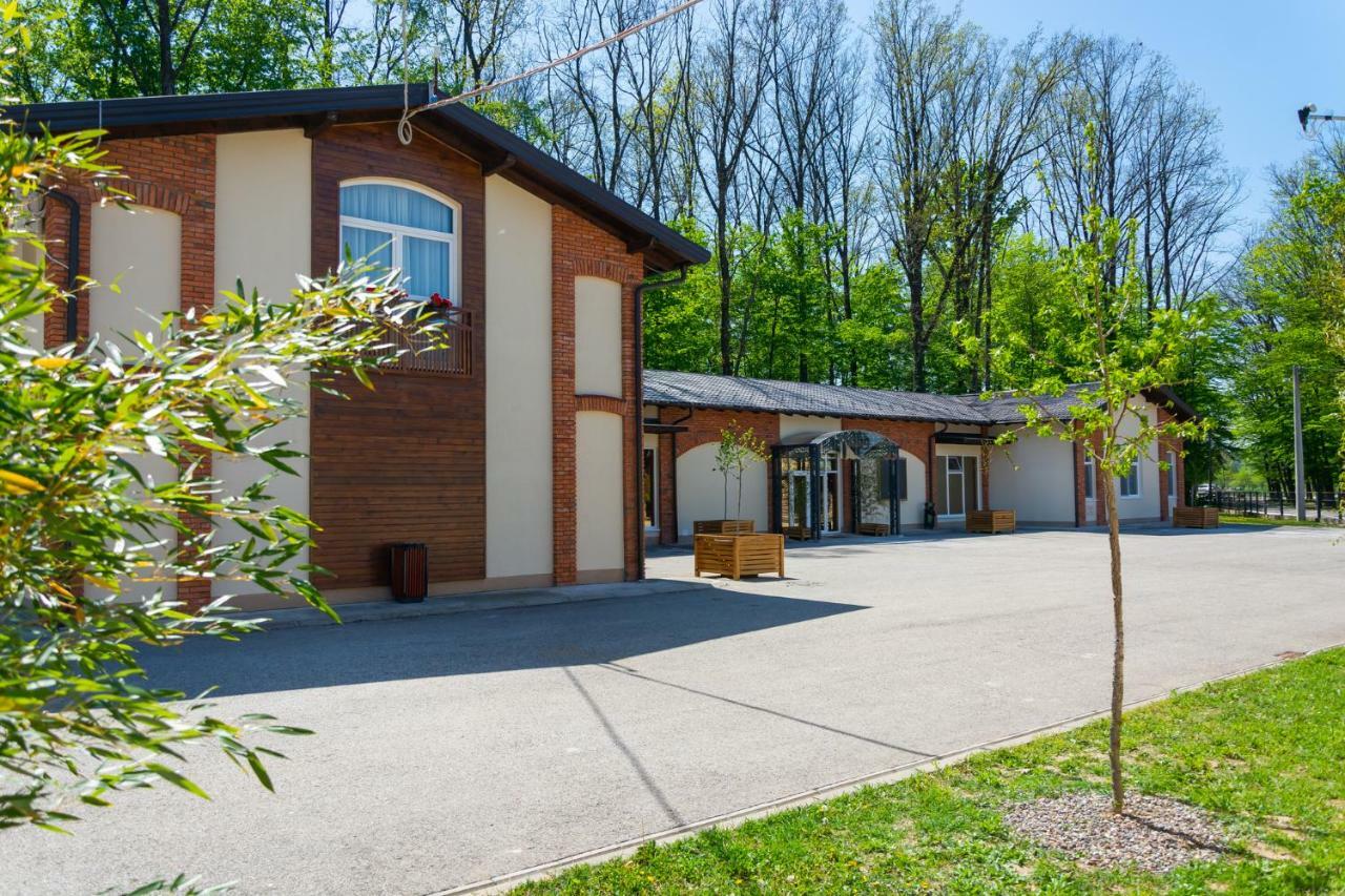 Hotel & Distillery Monogram Gradac  Exterior photo